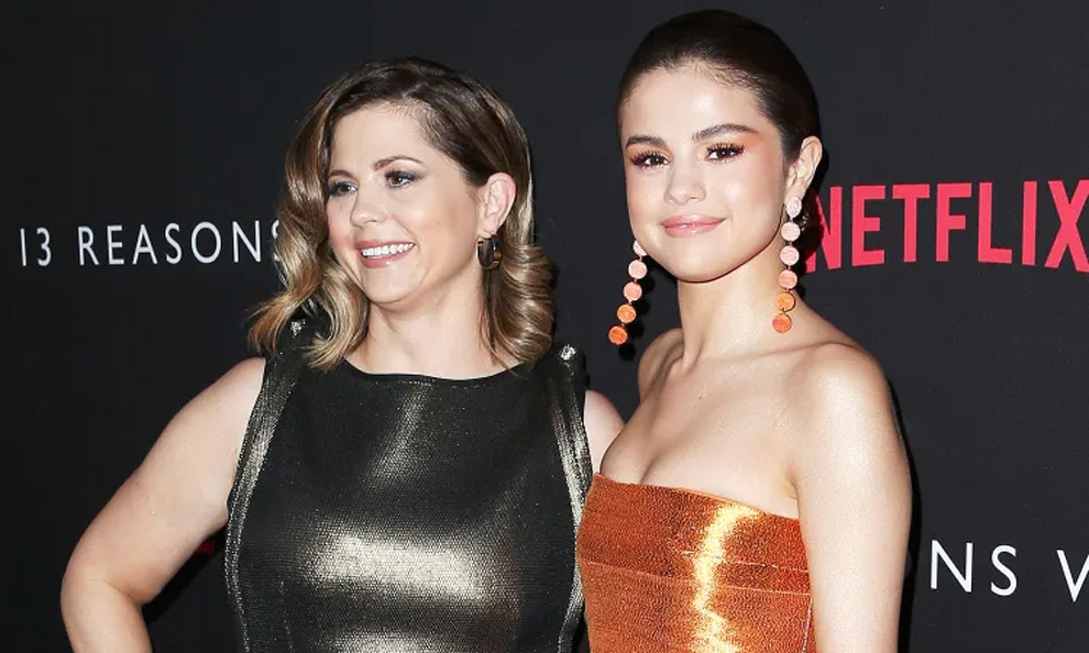 Mẹ Selena Gomez bị cáo buộc sử dụng chất kích thích ở nơi làm việc