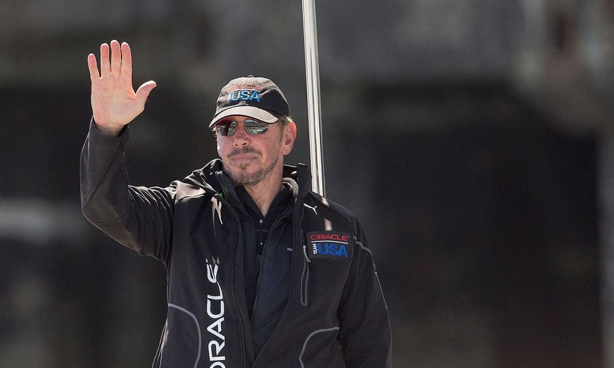 Tỷ phú Larry Ellison: Từ lối sống kỷ luật đến phong độ tuổi 81