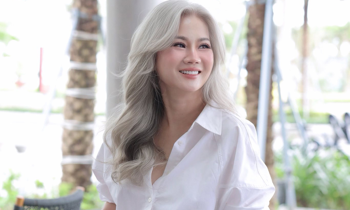 'Hoa hậu tóc bạc' có phong cách trẻ như thanh niên ở tuổi 52