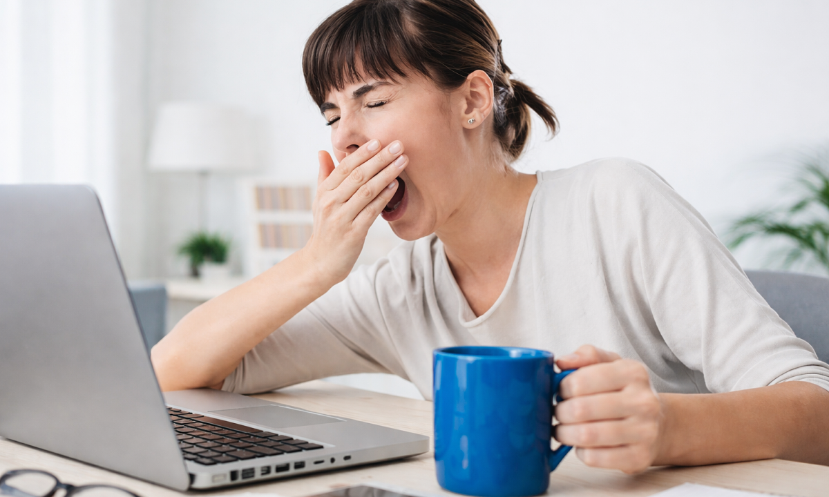 Lý do nhiều người thấy buồn ngủ sau khi ăn trưa