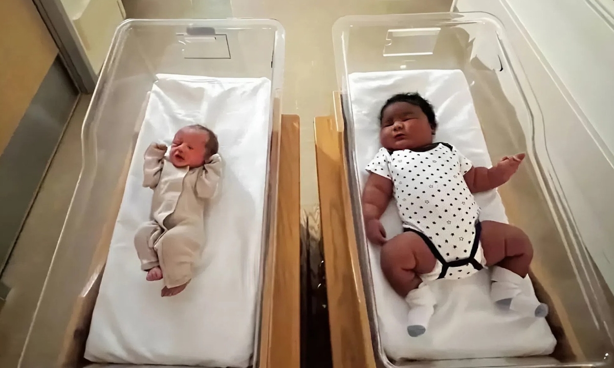 Mẹ choáng váng khi con trai mới sinh nặng gần 6 kg