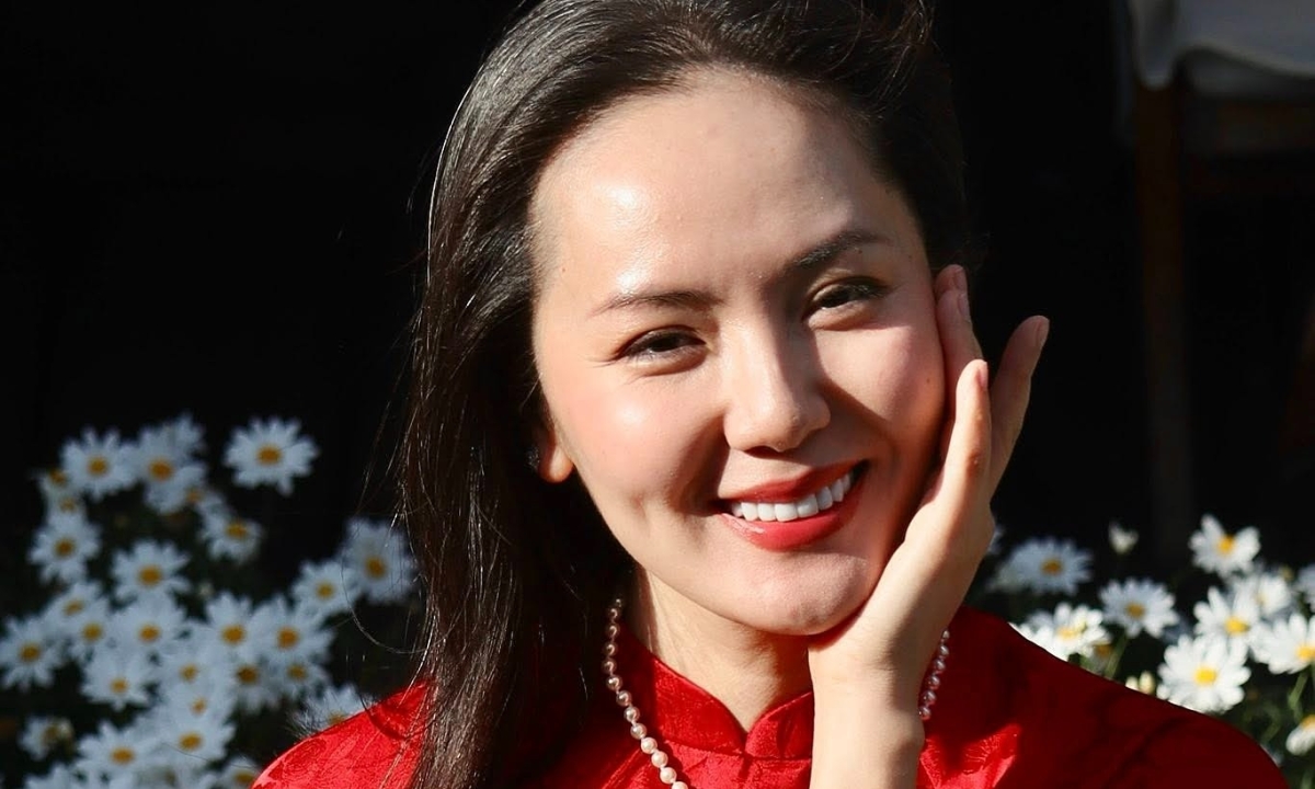 Son môi được lòng Phương Linh 'tới nỗi mua 12 thỏi'