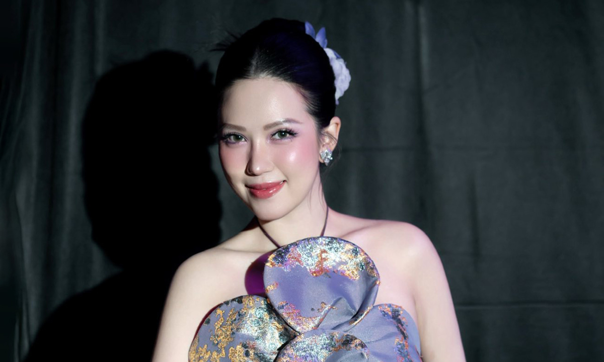 Gu mặc tôn body của 'Én bạc' Thu Hà