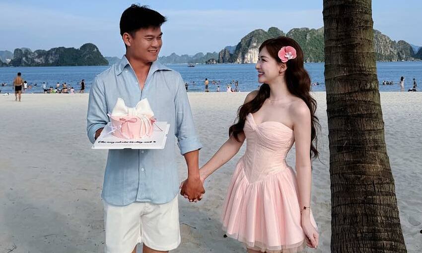 Hòa Minzy diện set đồ trăm triệu đồng đi du lịch cùng bạn trai