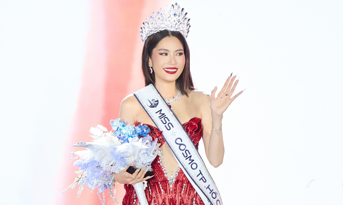 Nam Anh thắng Miss Cosmo TP HCM