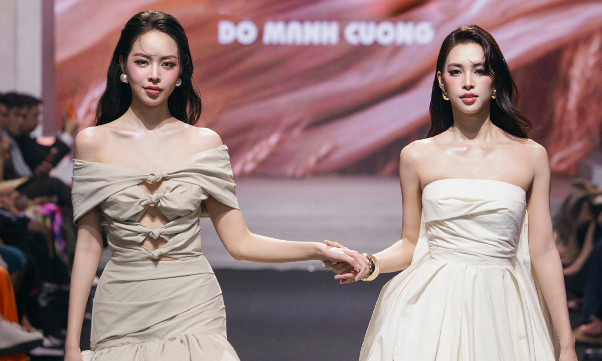 Thanh Thủy - Tiểu Vy như 'song sinh' khi catwalk show Đỗ Mạnh Cường