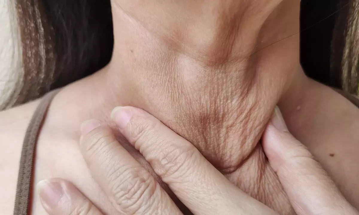 3 vùng da dễ lão hóa nếu bị bỏ quên khi dùng kem chống nắng