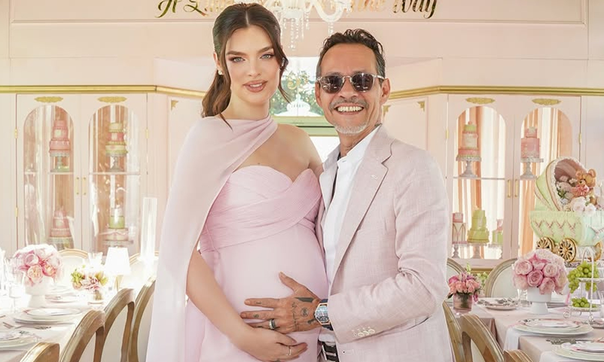 Marc Anthony và vợ hoa hậu làm tiệc mừng con gái sắp chào đời