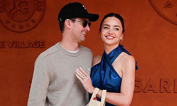 Miranda Kerr sánh đôi chồng tỷ phú xem chung kết quần vợt